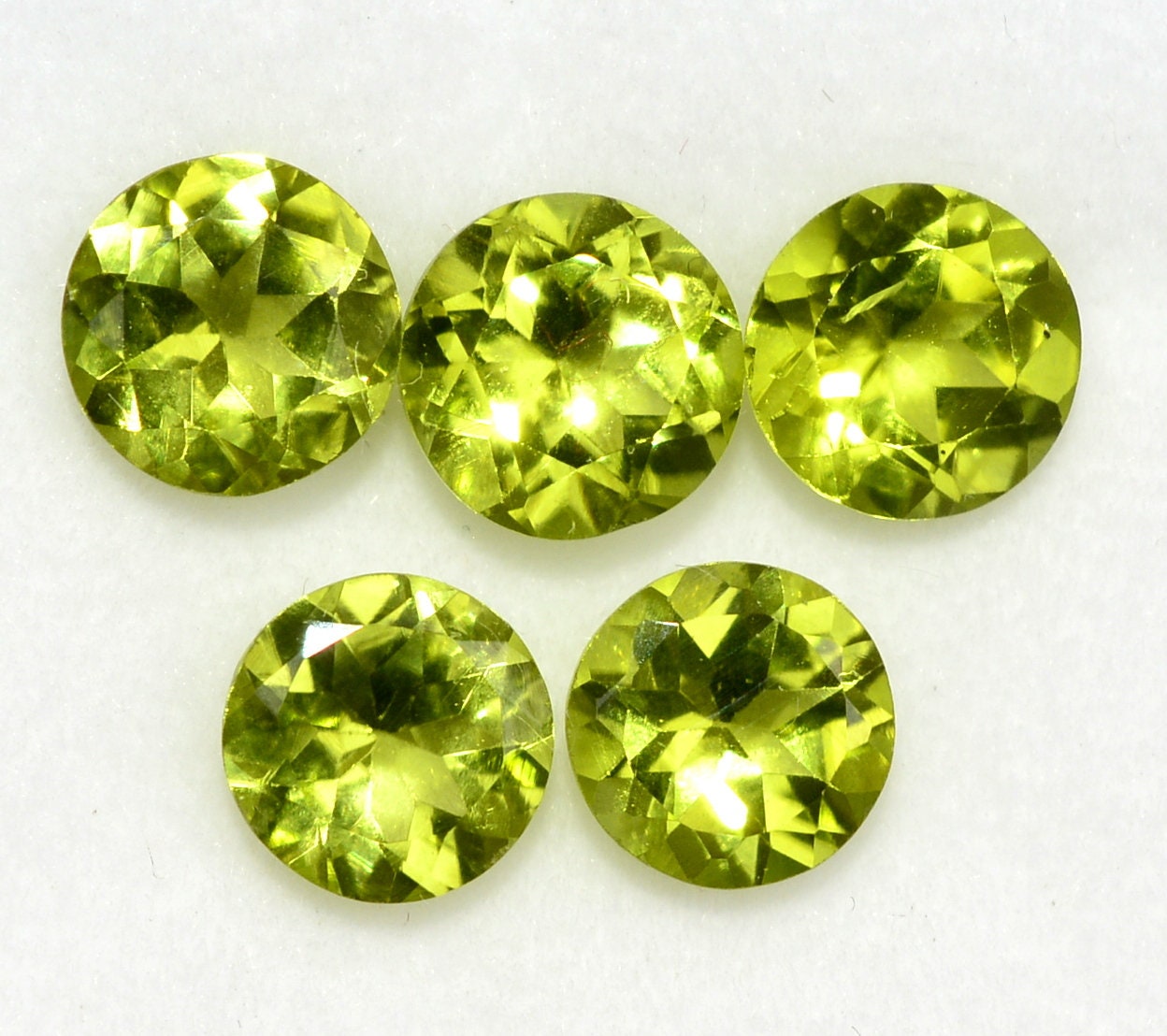 天然ペリドット ラウンドカット 3 mm - 7 mm ロット 10 個 ルース