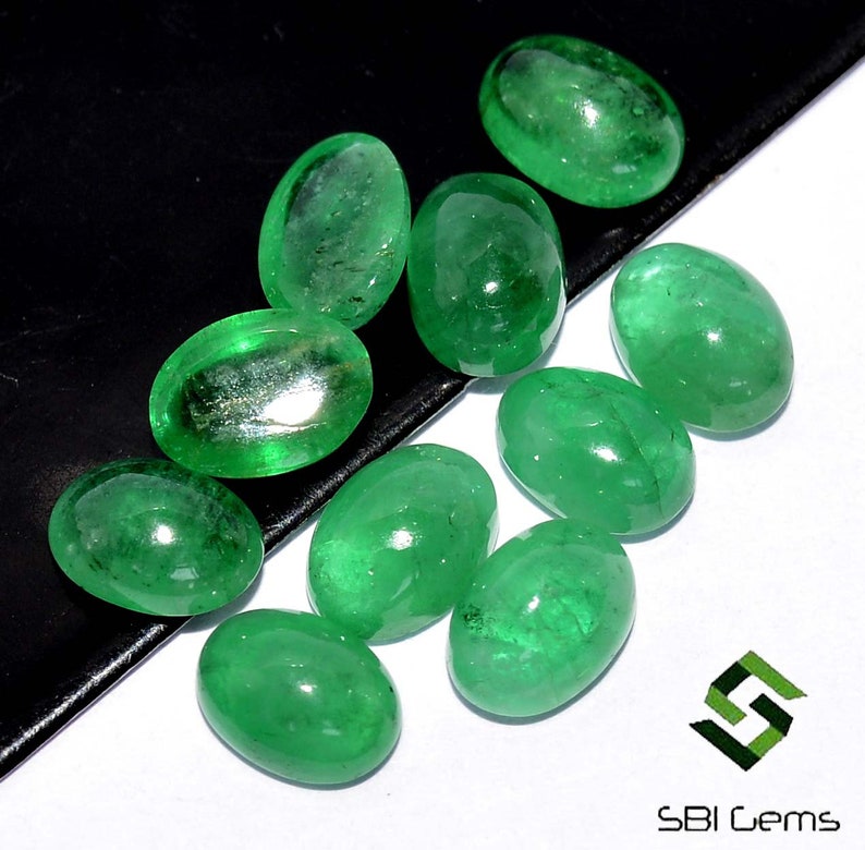 Cabochon AAA Peridot Gemstones in Oval Cut - Oval Cabochon Peridots at Cabochon AAA Peridot Gemstones in Oval Cut - Oval Cabochon Peridots at