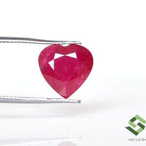 Rubino naturale a forma di cuore, taglio 9,5x9,5 mm-11,5x11,5 mm, disponibile in 4 misure, certificato IGI.
