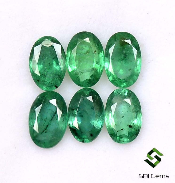 天然エメラルド 0.999ct 緑色 オーバルカット 天然エメラルド 0.999ct 緑色 オーバルカット
