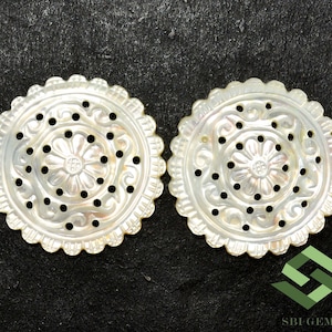 Piedra preciosa tallada de nácar natural hecha a mano, 3 pares: diseño floral
