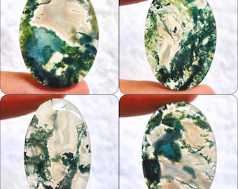 Cabochão de Ágata Verde Musgo: Pedra preciosa oval para fabricação de joias