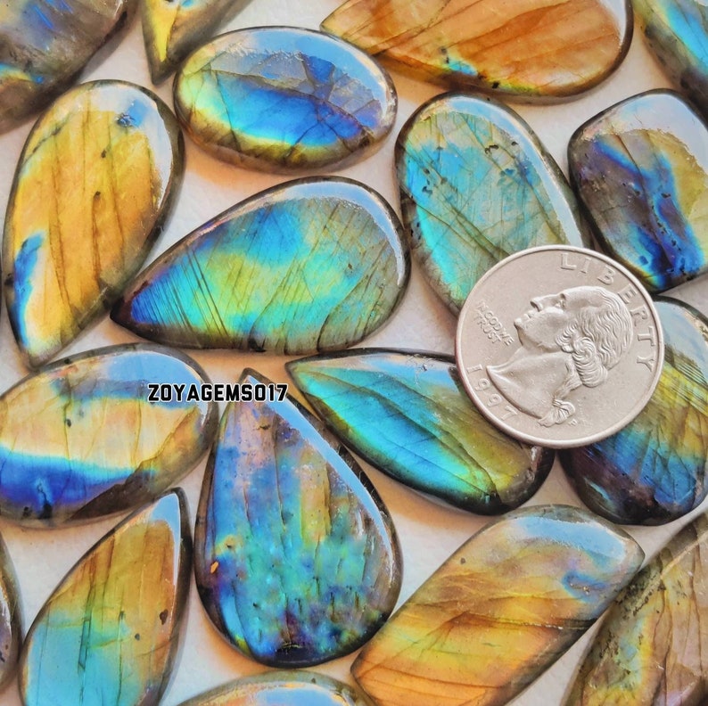 Terrain de gros de labradorite, lot de cabochon de labradorite naturelle, mélange de labradorite multi-feu de forme et de taille cabochon de guérison, lot de pierres précieuses en vrac image 1