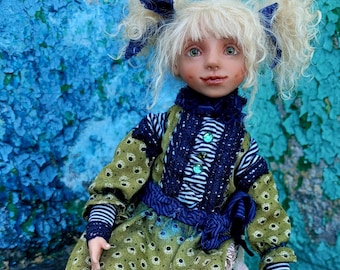 Muñeca OOAK hecha a mano en interiores, muñeca artística de arcilla polimérica hecha por un artista