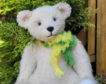 Oso de peluche hecho a mano, pieza única, oso polar de peluche coleccionable, hecho por un artista.