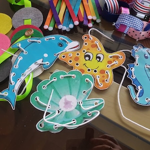 Toddler Busy Bag: 4 Fine Motor Skill Activities