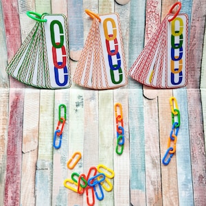 Activités Montessori pratiques. Activité préscolaire. Activité d'apprentissage. Couleur du premier sac Occupé Motricité fine. Connexion en chaîne.
