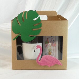 Geschenk Set - Flamingo - mit Porzellantasse, Tee, Teeei und Zuckerstange