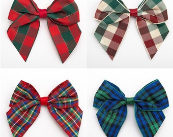 6 Stück Stoffschleifen 10 cm mit verschiedenen Tartan Mustern selbstklebend