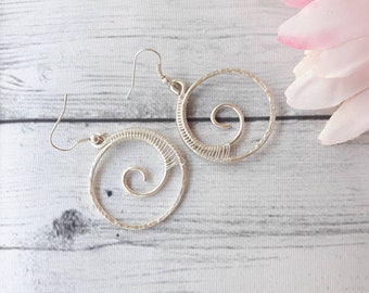 Boucles d’oreilles énervées Bijoux enveloppés de fil Boucles d’oreilles en spirale