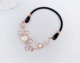 Collier asymétrique, collier de perles XL, collier en fil de cuivre, collier noir tendance, collier en filigrane pour femme, collier torsadé