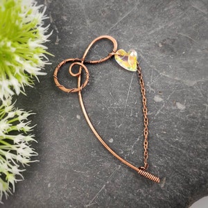 Épingle à châle avec coeur Swarovski, épingle à cheveux Accessoires de tricot pour femme, épingle à écharpe celtique avec chaîne, broche à cape en cuivre