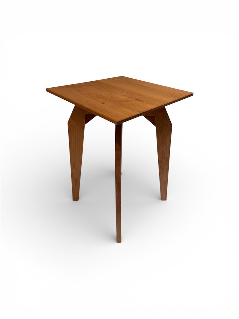 Beistelltisch aus massivem Kirschbaum Bild 1