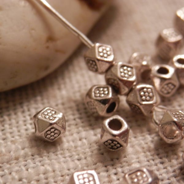 50pcs 3.5mm Silver Tone Polygon Shape Spacer Beads Silver Beads Tibetan Style Metal Beads Jewelry Making Beading Supplies DIY Suplies