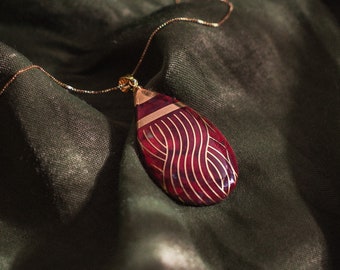 Red marbled teardrop necklace with geometric gold pattern | Unique handmade ceramic jewelry | Porcelain, silver 925 gold plated