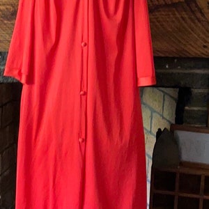 Vintage Red Vanity Fair Robe and Night Gown, Size Small, Vintage Lingerie, 1960’s Lingerie, Halloween Costume, Betty Draper, Pin Up