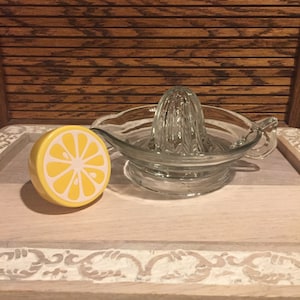 Clear Glass Juicer/Reamer Unknown Maker, Clean Eating-Citrus Reamer, Kitchen Gadget, Fresh squeezed lemonade, Lime juicer, Orange Juicer VTG