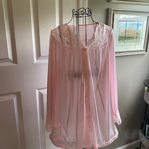Pink Pajama Top & Pants, Pink Lace pajama set, vintage pjs from the 1960’s polyester -made in the USA size 36, pretty in pink