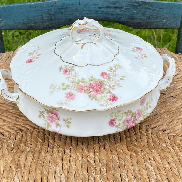 Austria Royal O +E.G. Wild Rose 1910 covered serving bowl, soup Tureen, antique china with beautiful pink roses. Excellent condition for age