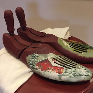 Vintage Shoe Maker Wood Form, Cobbler Wood Form, Cobbler Shoe Mold, Wooden shoe mold lasts, Farmhouse, Handpainted Barn Scene, Rare item