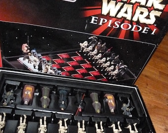Vintage Star Wars Episode 1 Large Chess Set With Folding Vintage Star Wars Episode 1 Large Chess Set With Folding