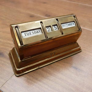 Vintage Perpetual Desk Calendar Brass/Gold Colour Burnished Metal 1940s Vintage Made in England PF Initials