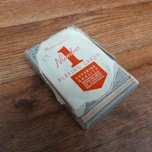 Vintage VERZEGELDE Waddingtons nummer 1 speelkaarten na de Tweede Wereldoorlog 'Vervaardigd binnen de grenzen van de huidige beperkingen' 1946-50