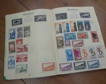 Vintage postzegelalbum 950 plus wereldpostzegels jaren 1940-1960 Europa Franse koloniën Afrika VS Azië 200 pagina's Royal Mail Album