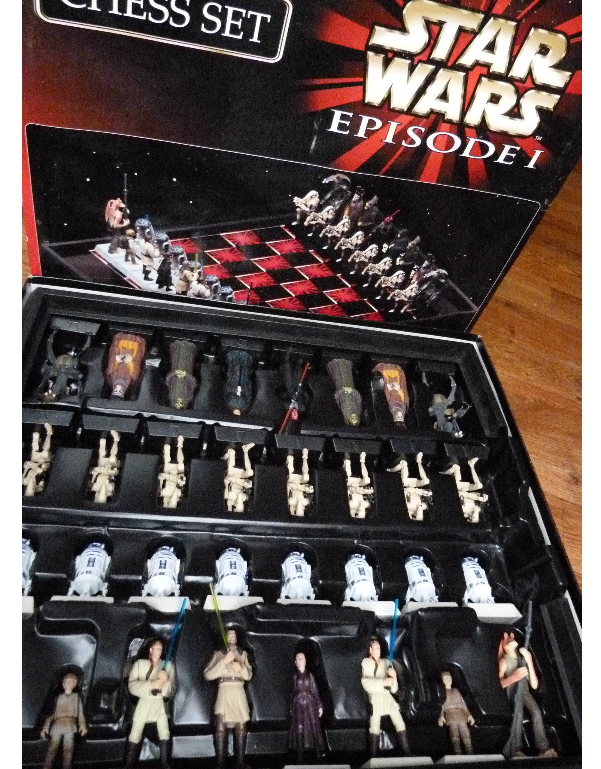 Vintage Star Wars Episode 1 Large Chess Set With Folding Board