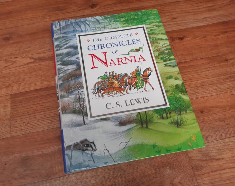 The Complete Chronicles of Narnia Colour Illustrated Large Hardback