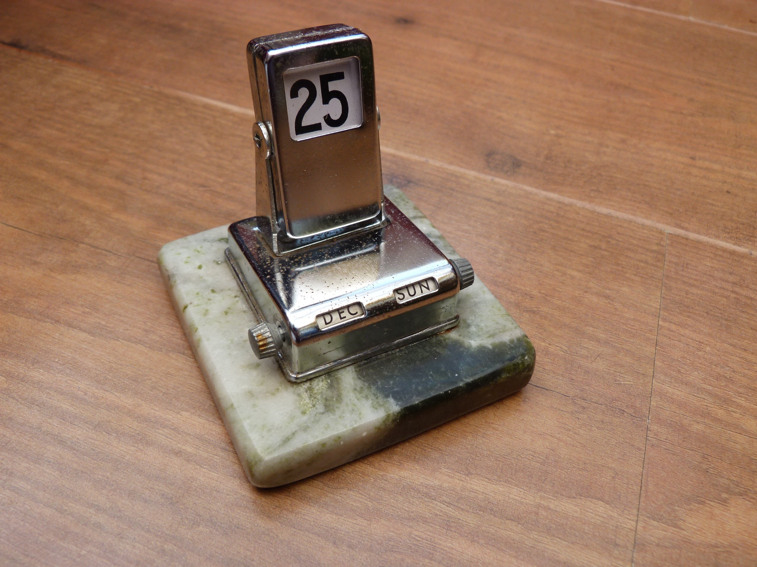 Vintage Metal Perpetual Flip Calendar. 1950s Chrome Metal Desktop Calendar Mounted on Green Marble Stone Base - Etsy Vintage Metal Perpetual Flip Calendar. 1950s Chrome Metal Desktop Calendar Mounted on Green Marble Stone Base - Etsy