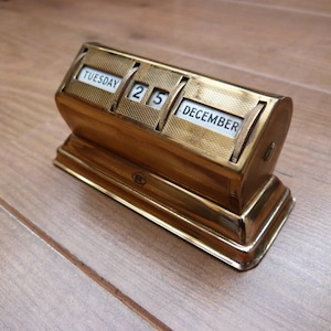Vintage Perpetual Desk Calendar Brass/Gold Colour Burnished Metal 1940s Vintage Made in England