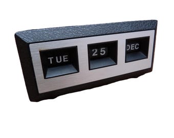 Vintage Retro Perpetual Calendar Desk Calendar Black Plastic 1970s