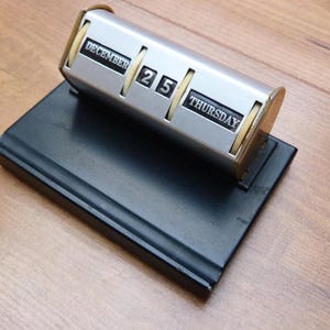 Vintage Perpetual Desk Calendar Silver with Gold Brass Colour Metal on Black Base 1950s Vintage