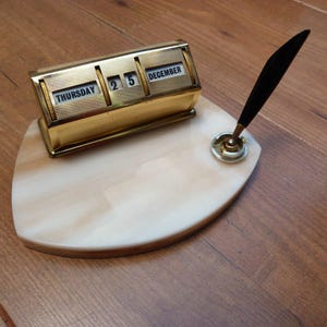 Perpetual Desk Calendar with pen holder Gold Brass Colour Metal 1960s Vintage Made in England