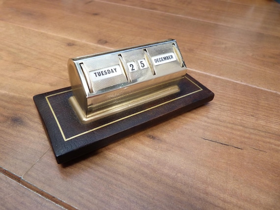 Vintage Perpetual Calendar Desk Calendar Gold/brass Colour Vintage Perpetual Calendar Desk Calendar Gold/brass Colour