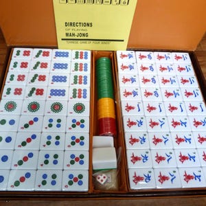 Sealed Vintage Mahjong Set in Carry Case Complete with 146 Larger 35mm Pieces, Scoring Counters, Wind Indicator and Dice