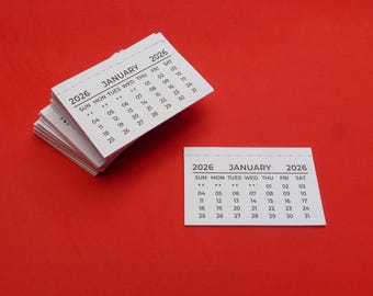 Paquete de mini pestañas de calendario 2026 de 20, 50 o 100 calendarios de papel pequeños (menos de 3 x 2 pulgadas) para manualidades o actividades escolares