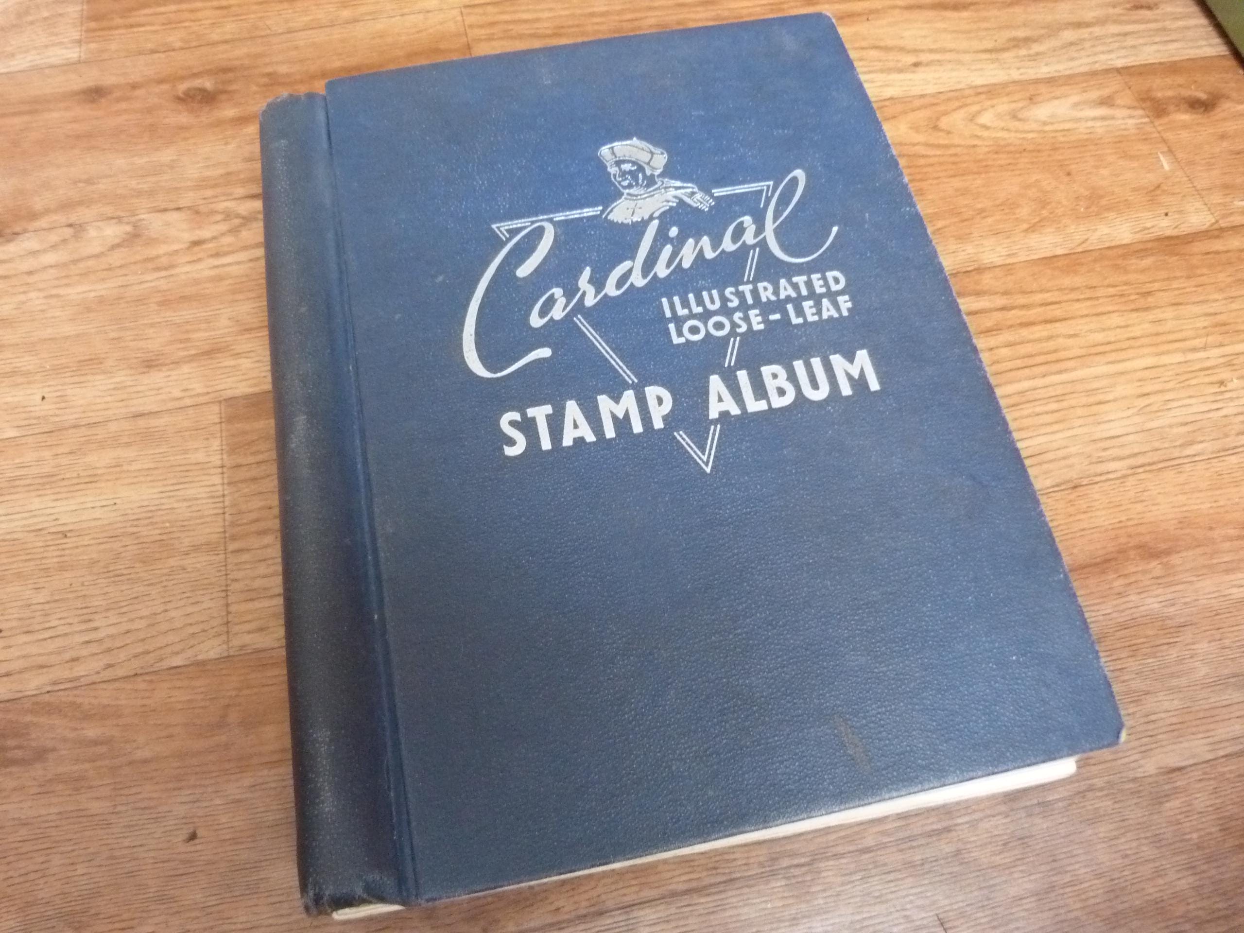 ヴィンテージ切手アルバム 2,500枚の世界の切手 1920年代～1970年代