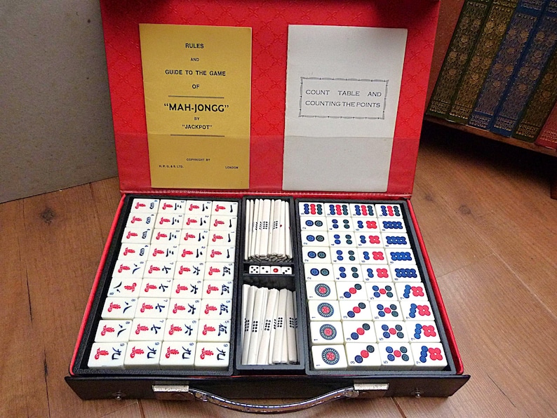 Ensemble de mahjong vintage 144 ou 152 carreaux avec jokers, pièces complètes en bambou, bâtons de score et dés, option scellée vintage portable des années 1970 144 tiles Very good