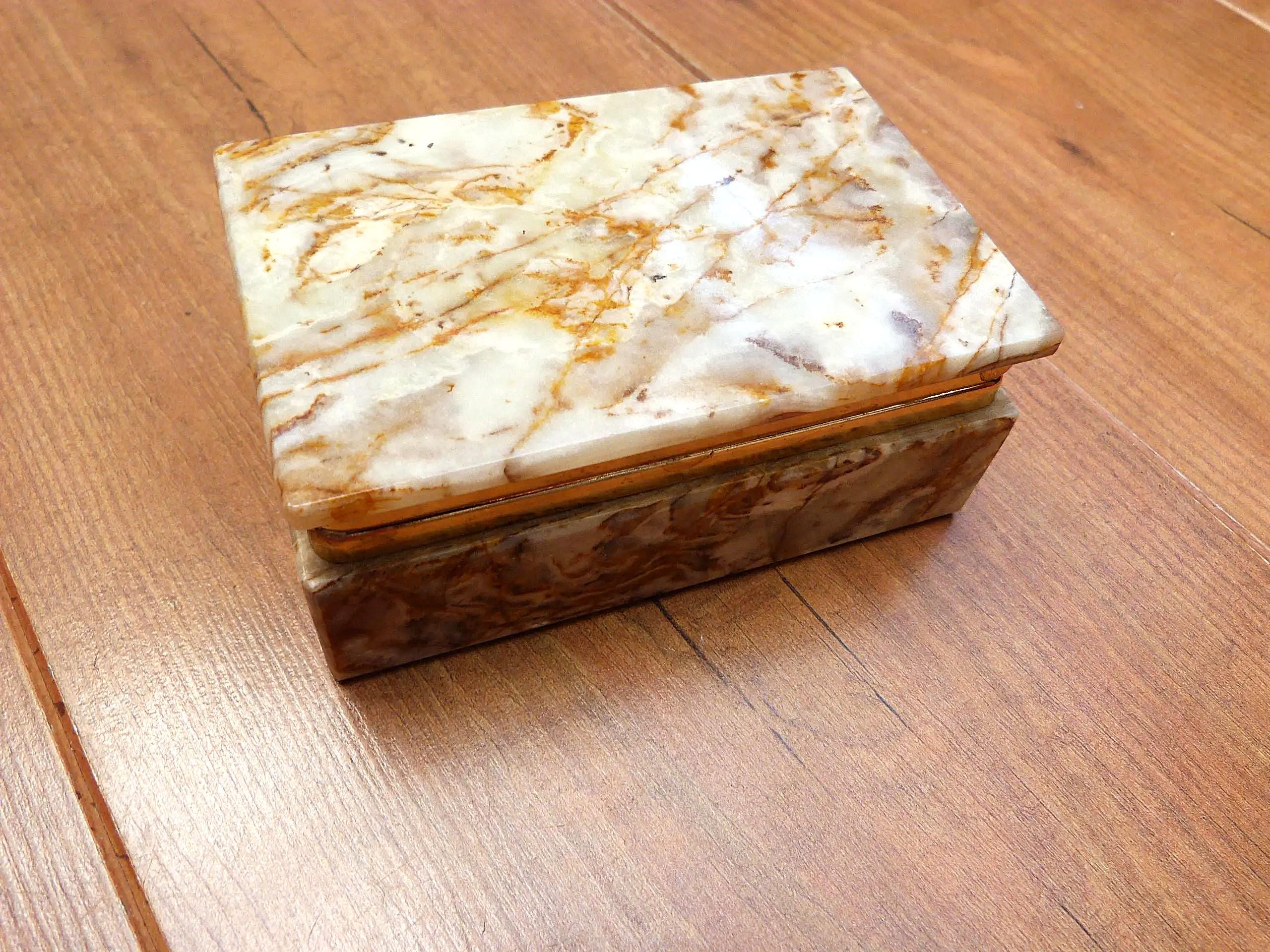 未使用　ヴィンテージ ジュエリーボックス　オニキス 小物入れ 大理石　イタリア製 ヴィンテージ オニキス 小物入れ グリーン フィギュアド オニキス