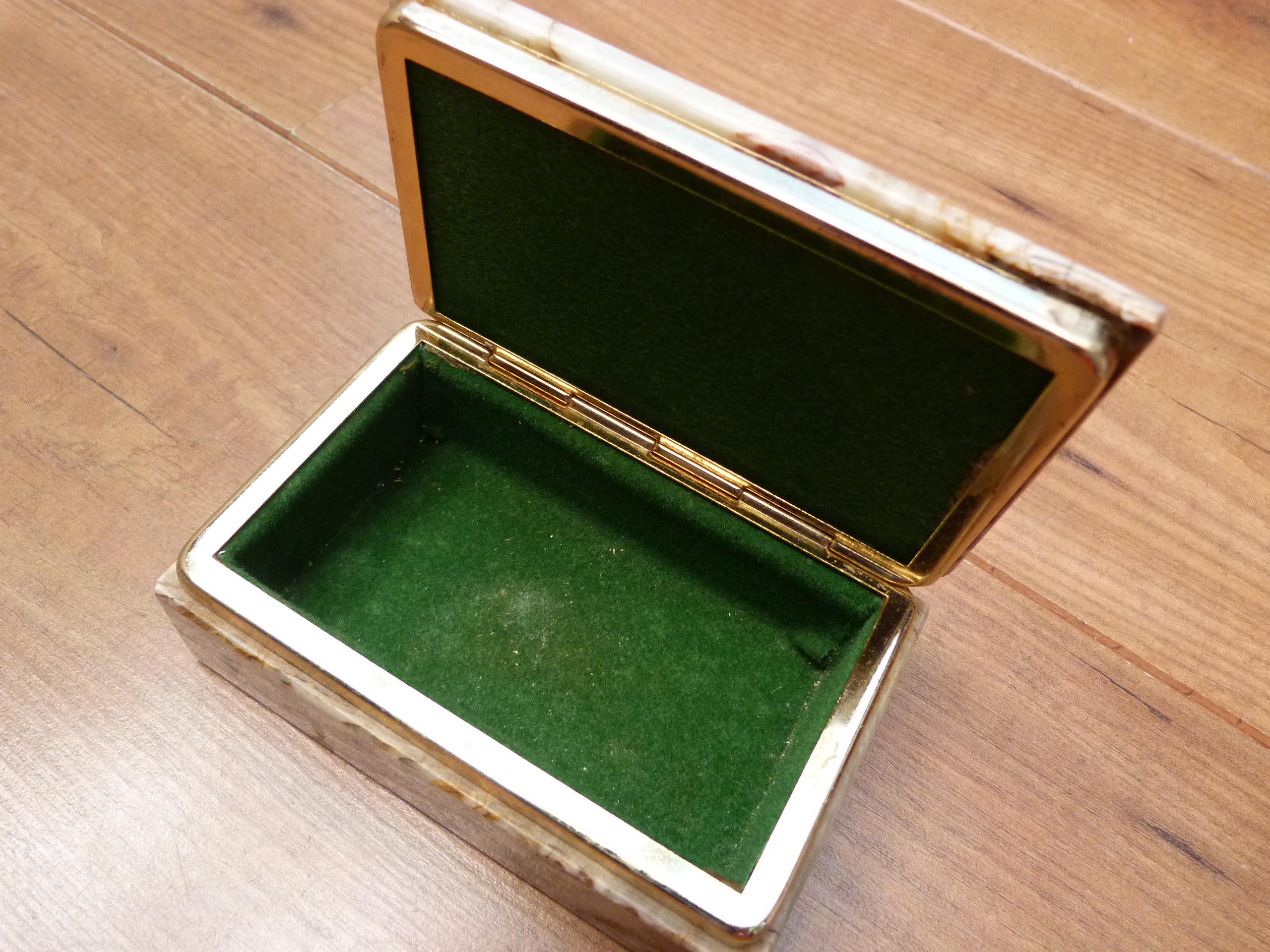 ヴィンテージ オニキス 小物入れ グリーン フィギュアド オニキス