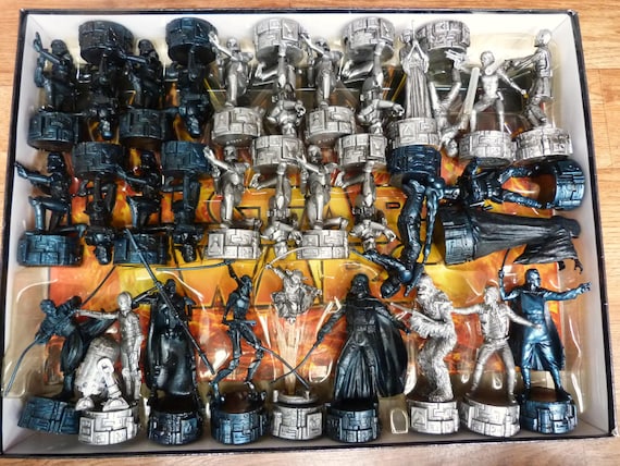 Vintage Star Wars Saga Edition 3D Chess Set With Folding Board