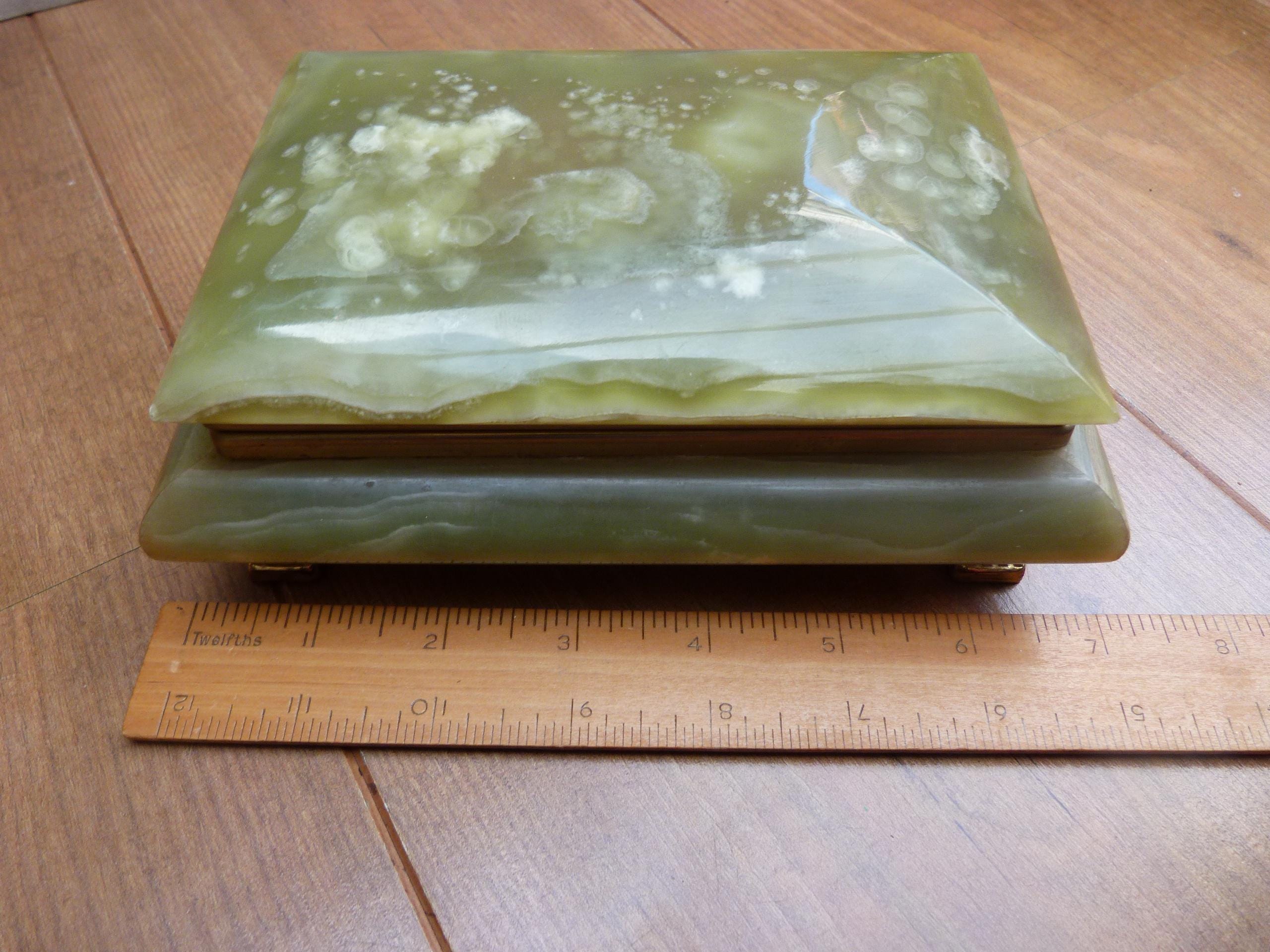 ヴィンテージ オニキス 小物入れ グリーン フィギュアド オニキス