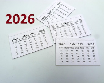 Mini-calendrier 2026 (paquets de 10, 20, 50 ou 100) - 12 pages, reliure cousue - Petit calendrier (moins de 7,5 x 5 cm) - Idéal pour les activités manuelles ou les jeux d'enfants