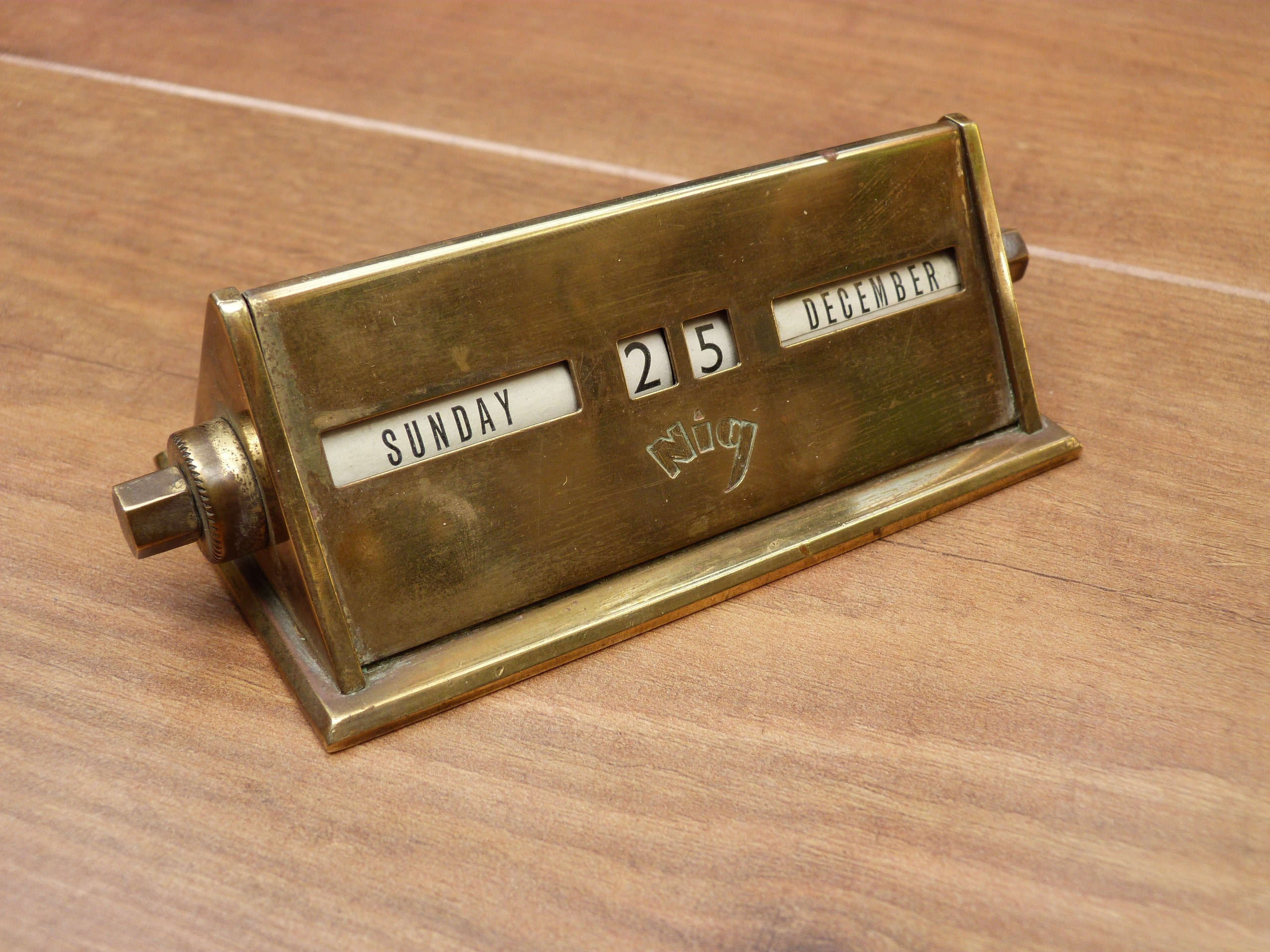 Vintage Perpetual Calendar Desk Calendar Triangular Shape - Etsy Vintage Perpetual Calendar Desk Calendar Triangular Shape - Etsy