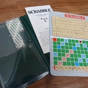 Vintage Pocket Scrabble Magnetic set in hard plastic folding case complete game by Spear&#39;s Games 1992. Handy travel word game