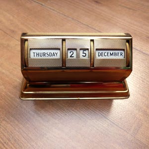 Vintage Perpetual Calendar Desk Calendar Brass/Gold Colour Burnished Metal 1940s Vintage Made in England