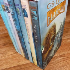 The Complete Chronicles of Narnia Collection Slipcase containing Seven Hardback Illustrated books CS Lewis 7 Book box set image 2