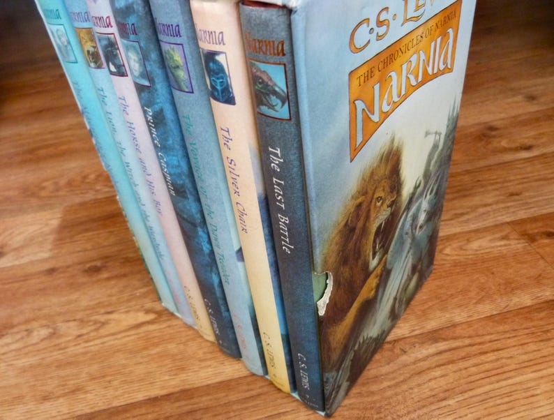 The Complete Chronicles of Narnia Collection Slipcase containing Seven Hardback Illustrated books CS Lewis 7 Book box set image 2